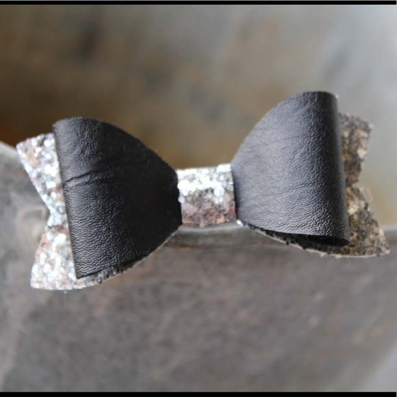 Black and Silver Glitter Hair Bow - Picture 1 of 1